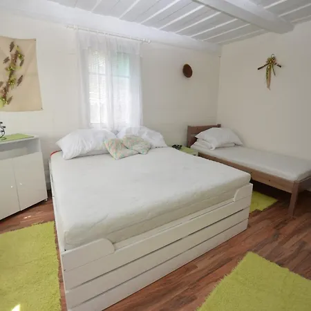 Nyaraló Detached Holiday Home With 5 Bedrooms And Billiards In Northern Bohemia