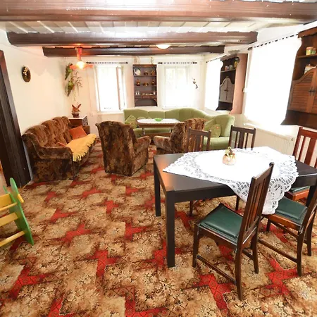 Detached Holiday Home With 5 Bedrooms And Billiards In Northern Bohemia Nyaraló