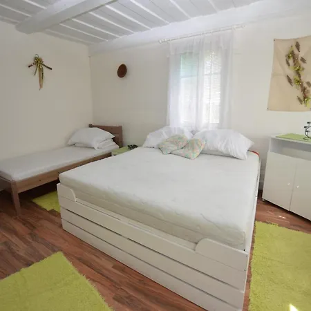 Nyaraló Detached Holiday Home With 5 Bedrooms And Billiards In Northern Bohemia *