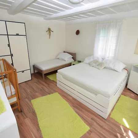 Nyaraló Detached Holiday Home With 5 Bedrooms And Billiards In Northern Bohemia Krásná Lípa