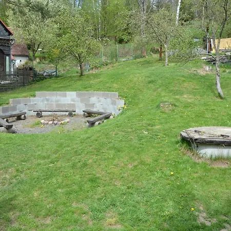 Detached Holiday Home With 5 Bedrooms And Billiards In Northern Bohemia Nyaraló