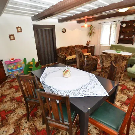 Detached Holiday Home With 5 Bedrooms And Billiards In Northern Bohemia *