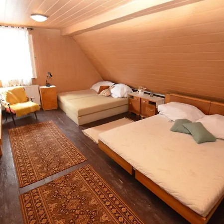 Nyaraló Detached Holiday Home With 5 Bedrooms And Billiards In Northern Bohemia